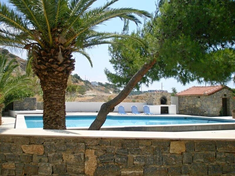 Avra Palm