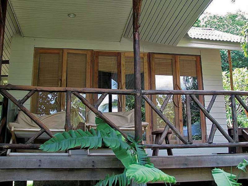 Away Koh Kood N
