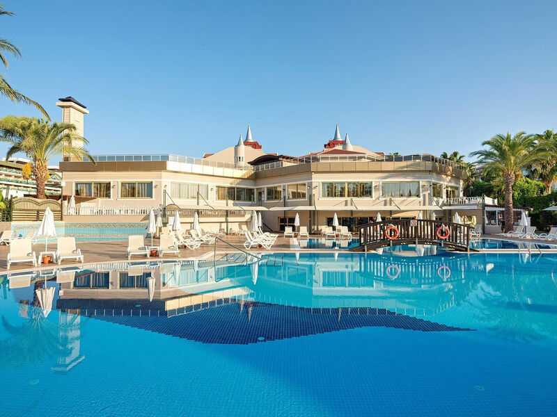Aydinbey Famous Resort