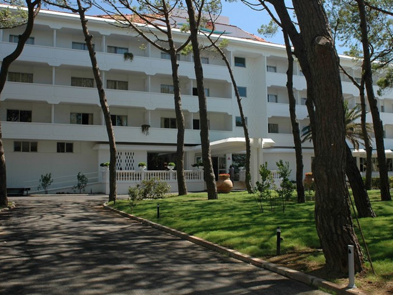 Baia Domizia Palace