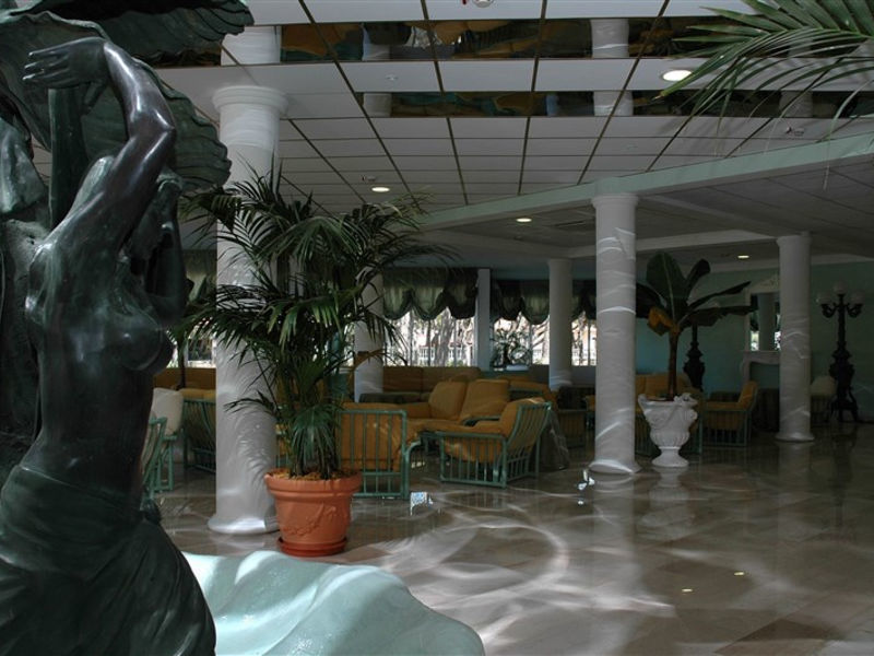 Baia Domizia Palace