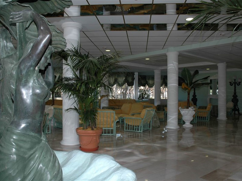 Baia Domizia Palace