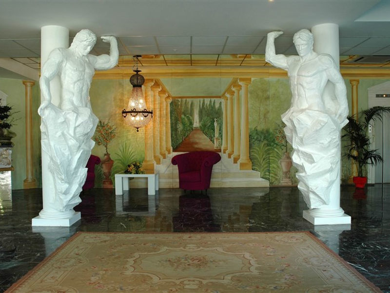 Baia Domizia Palace