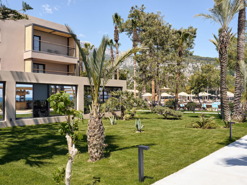 Balmy Beach Resort