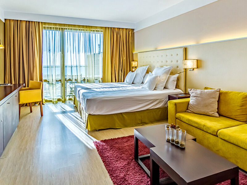 Barcelo Royal Beach