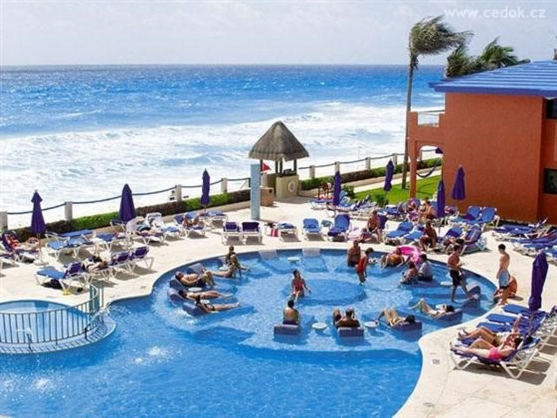 Barceló Tucancún Beach