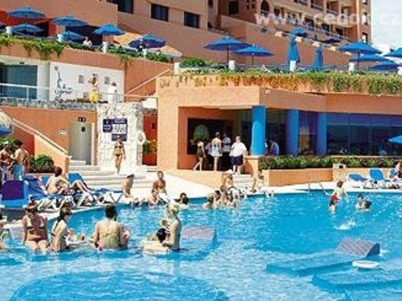 Barceló Tucancún Beach