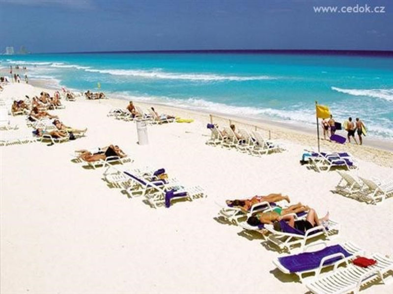 Barceló Tucancún Beach