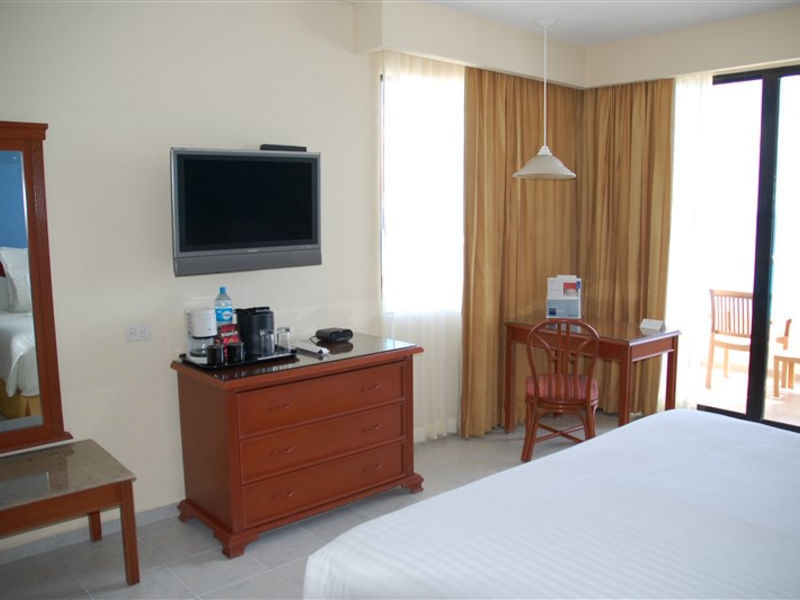 Barceló Tucancún Beach