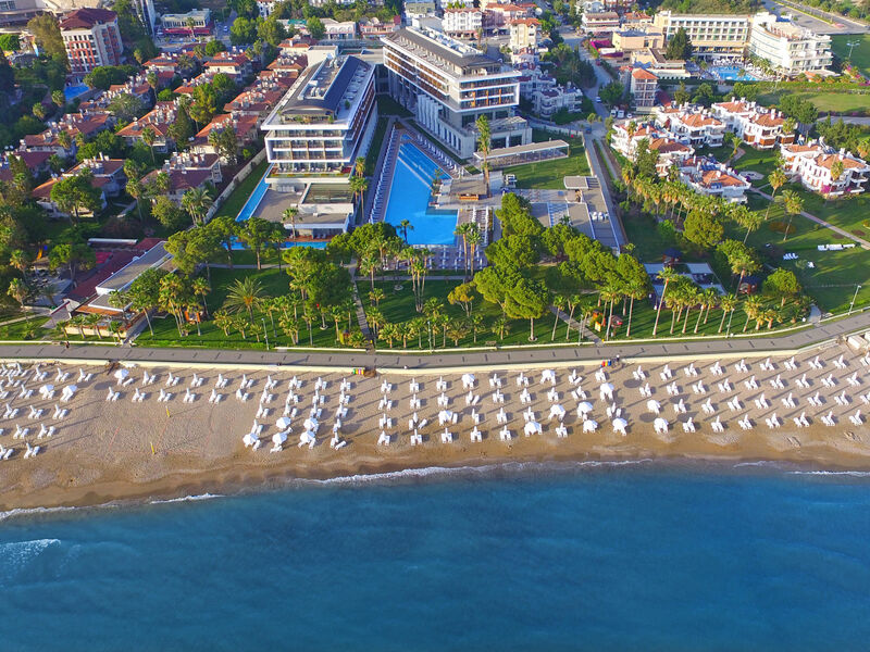 Acanthus Cennet Barut Collection