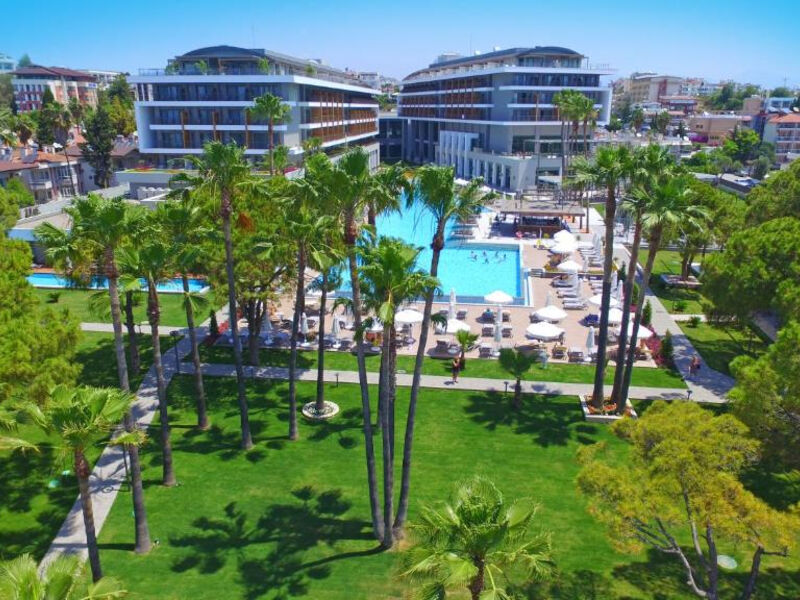 Acanthus Cennet Barut Collection