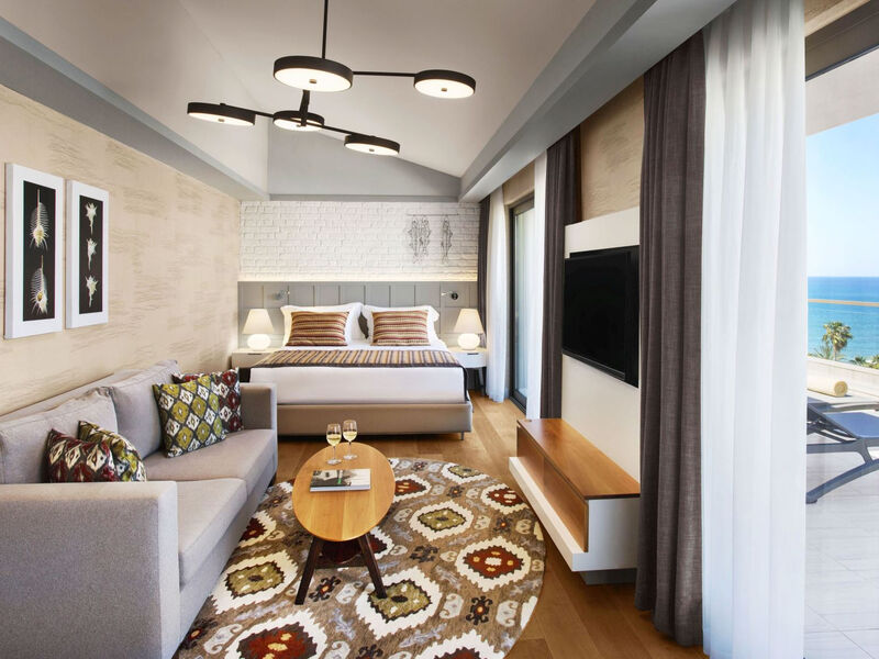 Acanthus Cennet Barut Collection