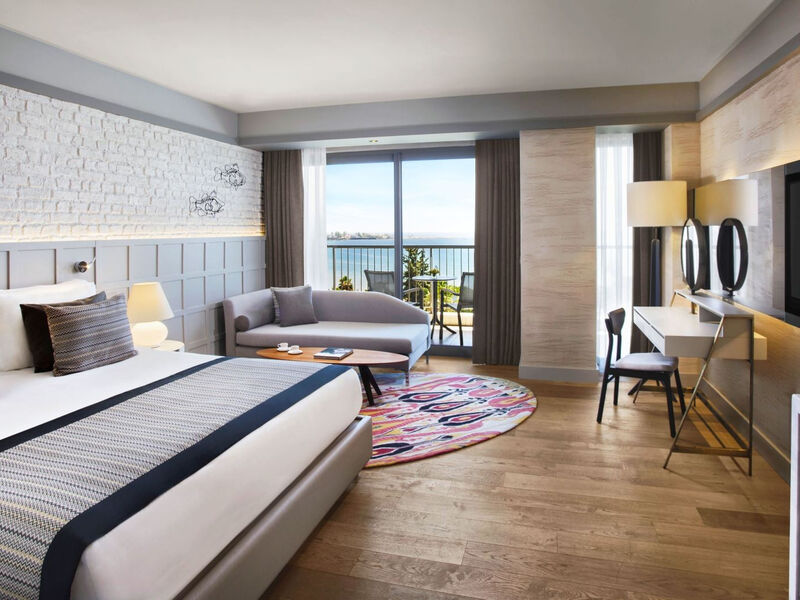 Acanthus & Cennet Barut Collection