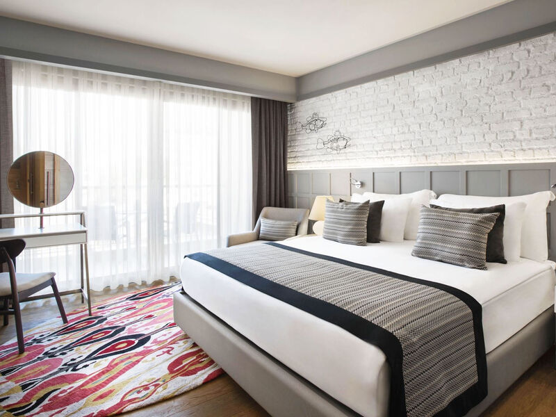 Acanthus & Cennet Barut Collection
