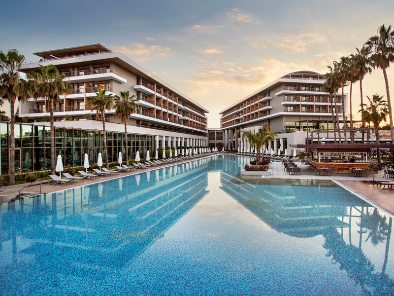 Acanthus & Cennet Barut Collection
