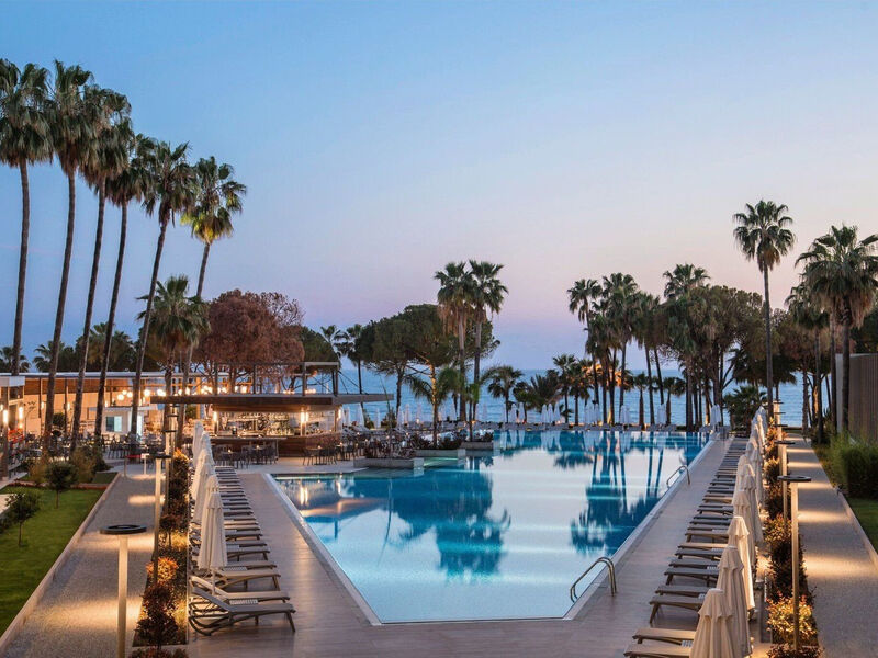 Acanthus Cennet Barut Collection