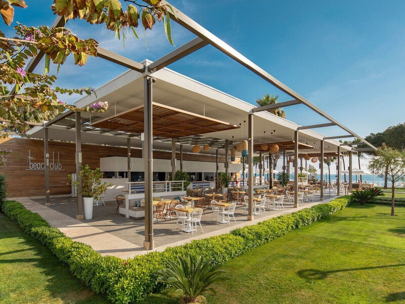 Acanthus Cennet Barut Collection