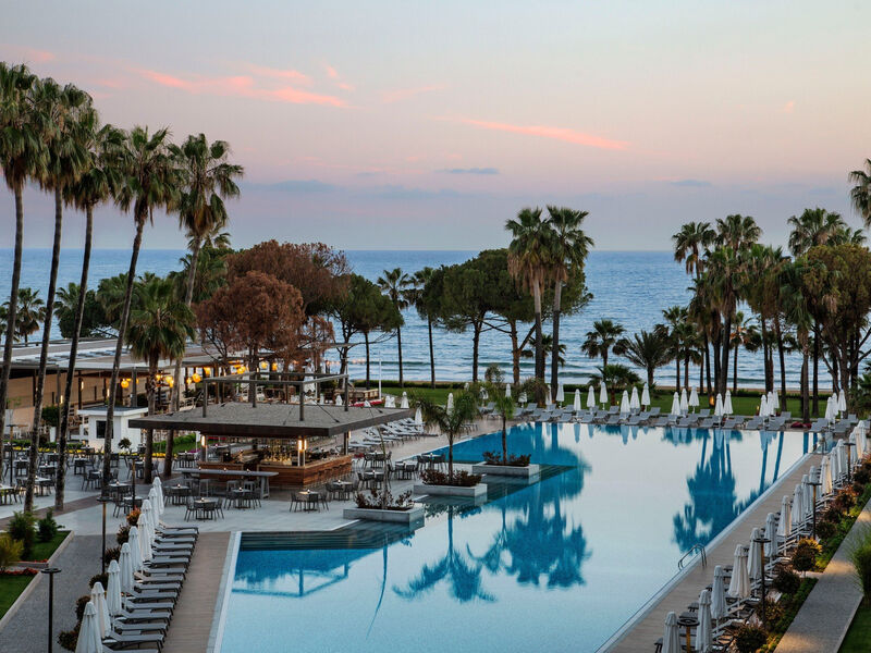 Acanthus & Cennet Barut Collection
