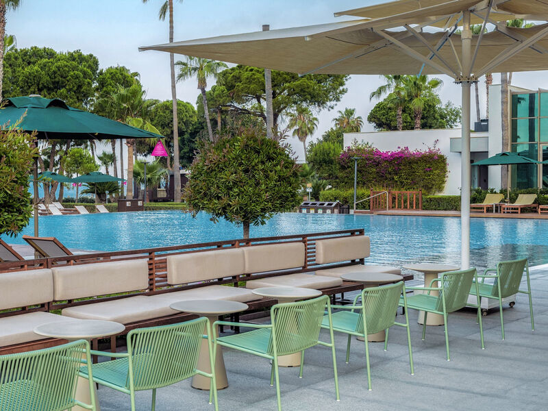 Acanthus & Cennet Barut Collection