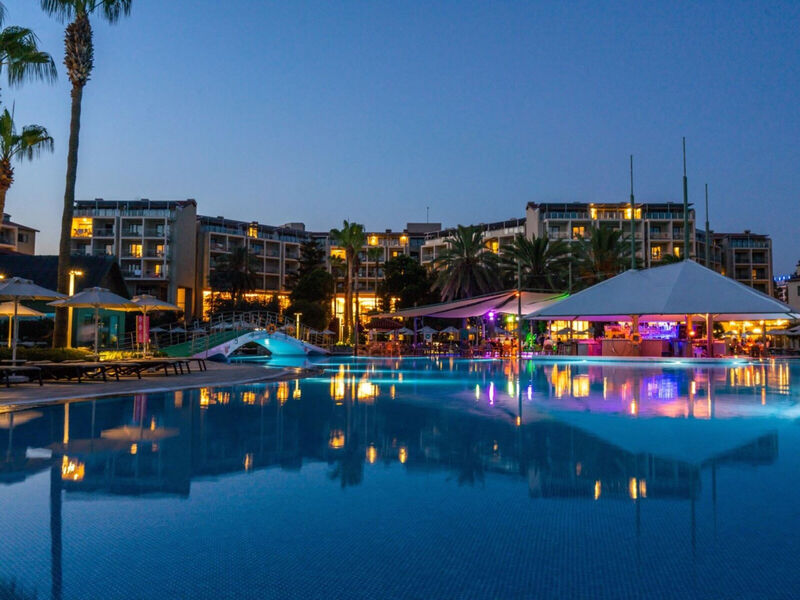 Arum Barut Collection