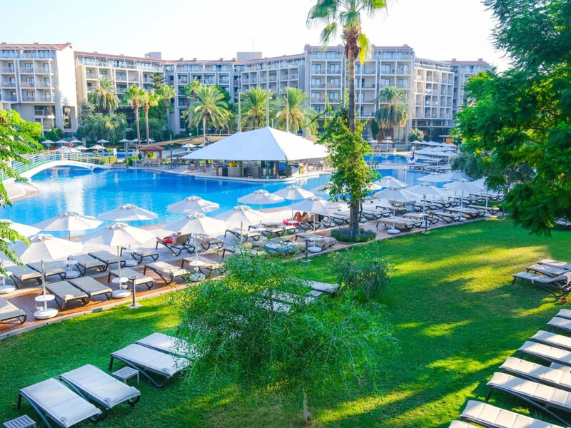 Arum Barut Collection