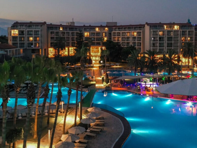 Arum Barut Collection