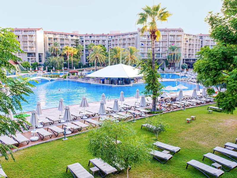 Arum Barut Collection