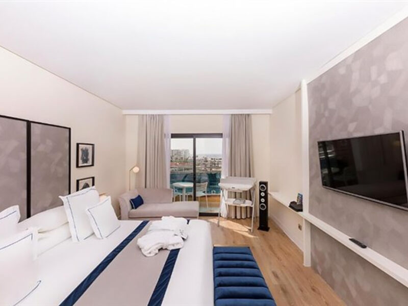 Be Live Experience La Nina