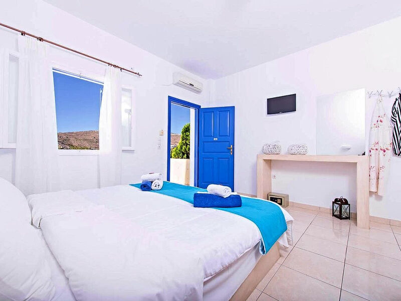 Bella Santorini