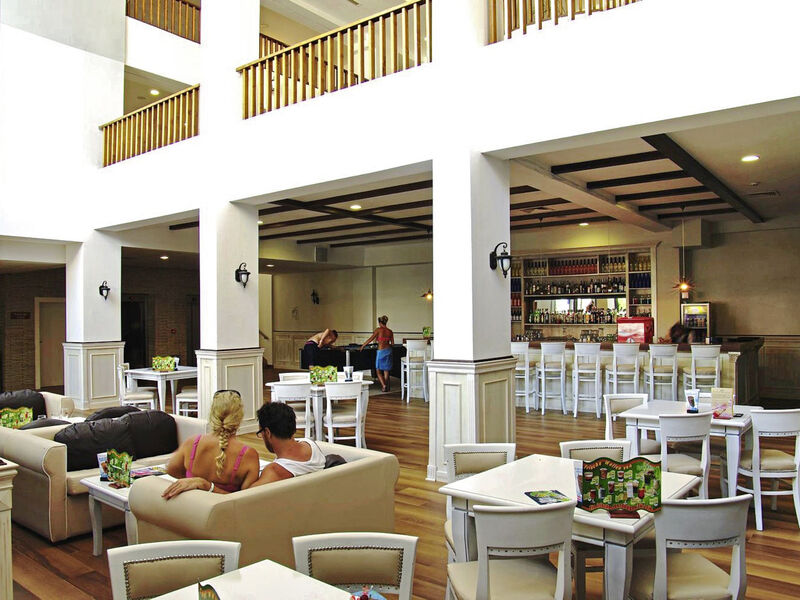 Bella Vista Beach Club