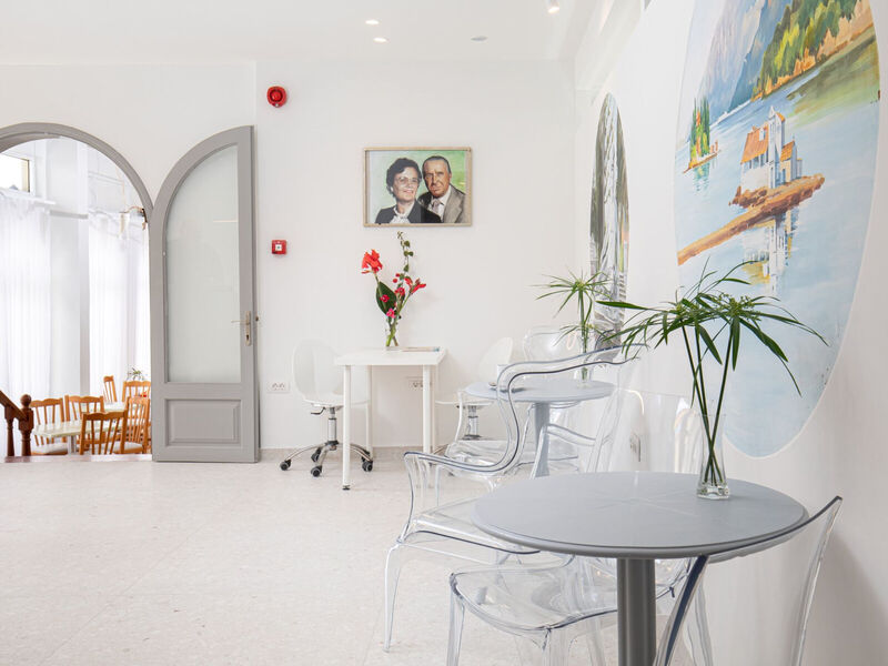 Bella Vista Beach Hotel & Studios