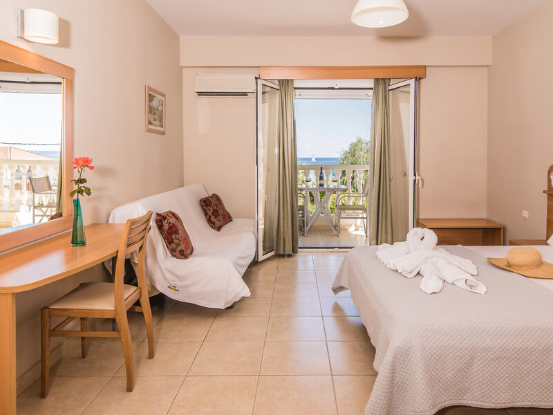 Belussi Beach Hotel & Suites