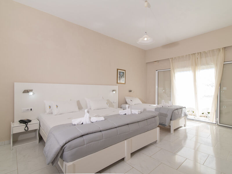 Belussi Beach Hotel & Suites
