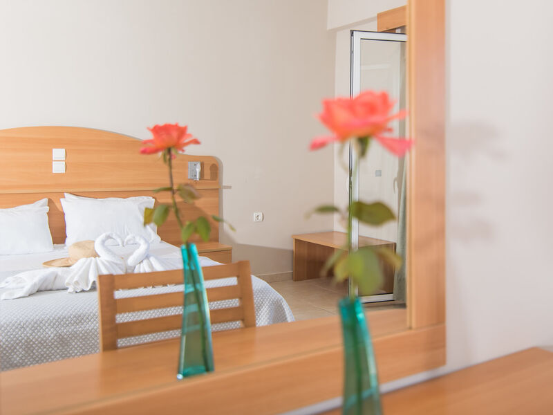 Belussi Beach Hotel & Suites