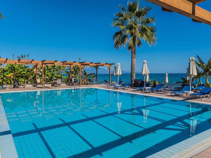 Belussi Beach Hotel & Suites