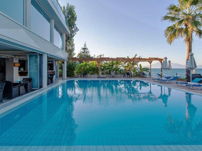 Belussi Beach Hotel & Suites