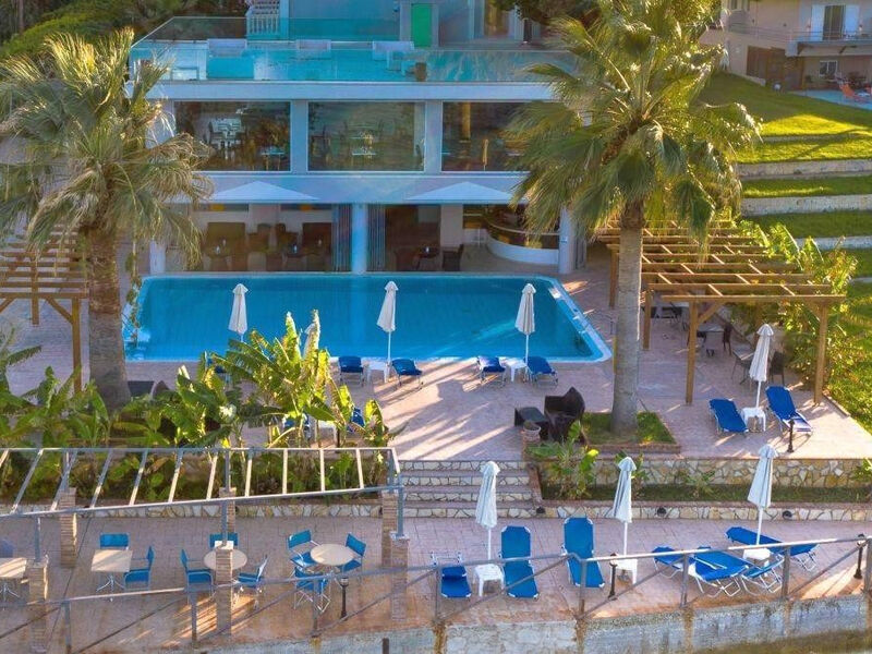 Belussi Beach Hotel & Suites