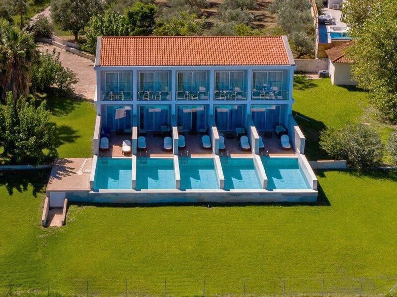 Belussi Beach Hotel & Suites