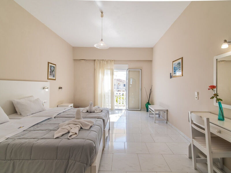 Belussi Beach Hotel & Suites