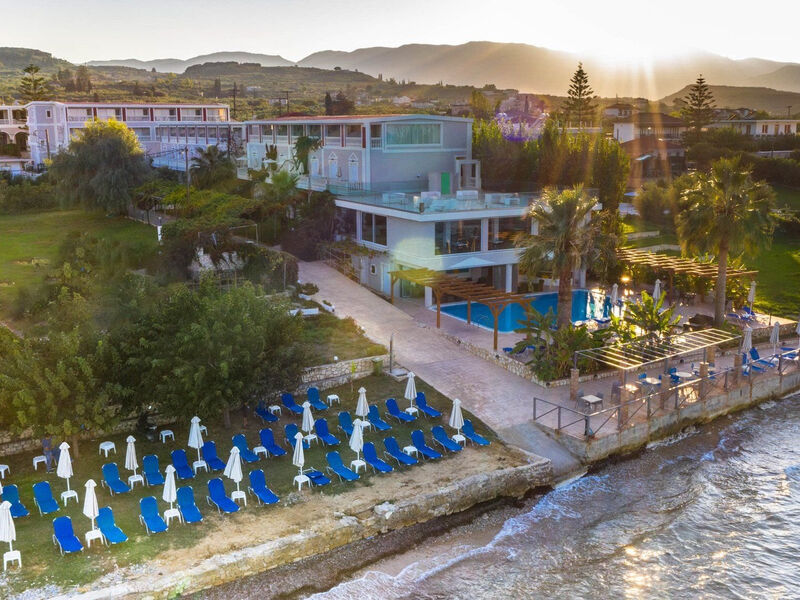 Belussi Beach Hotel & Suites