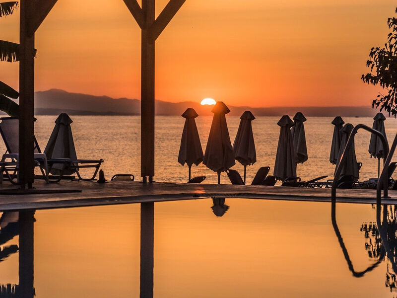 Belussi Beach Hotel & Suites