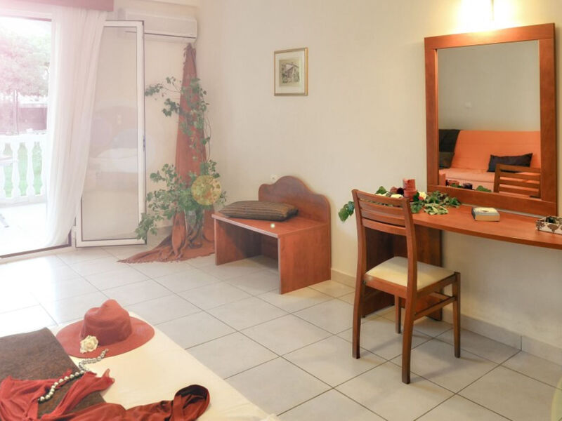 Belussi Beach Hotel & Suites