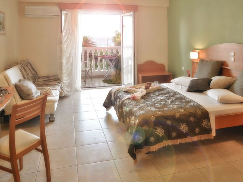 Belussi Beach Hotel & Suites