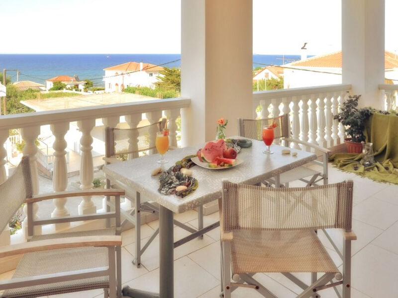 Belussi Beach Hotel & Suites