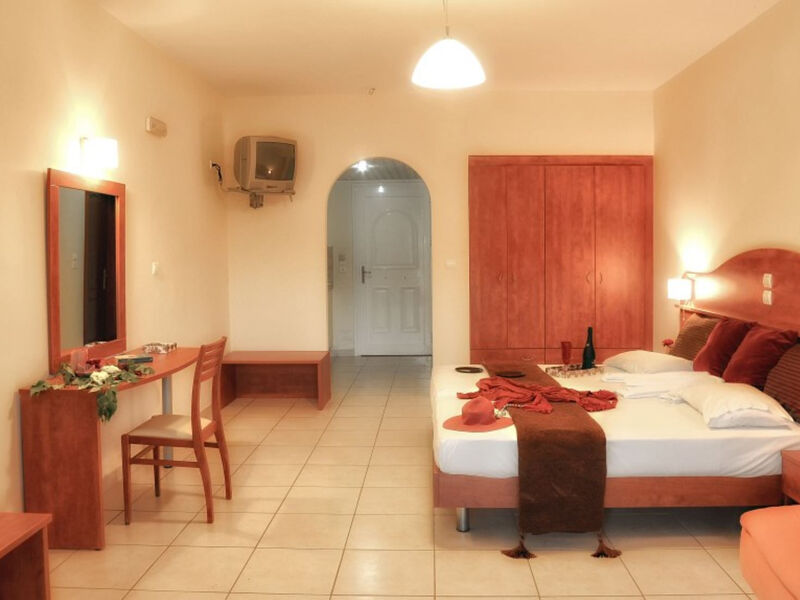 Belussi Beach Hotel & Suites