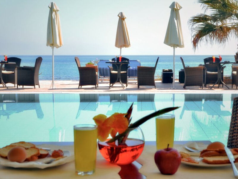 Belussi Beach Hotel & Suites