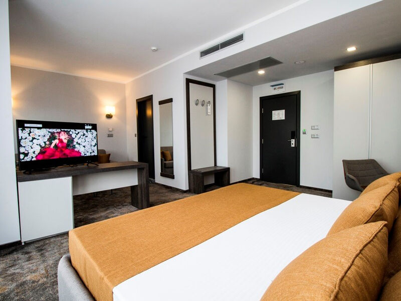 Best Western Plus Premium Inn