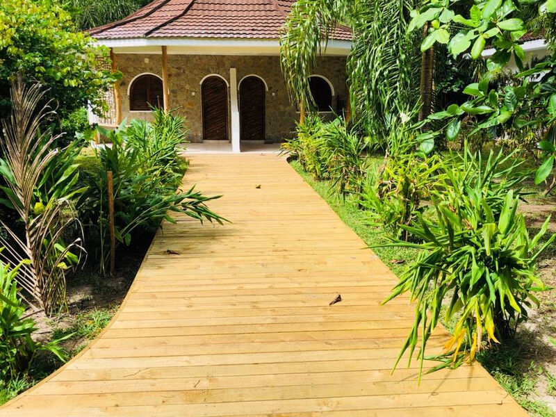 Bliss Praslin