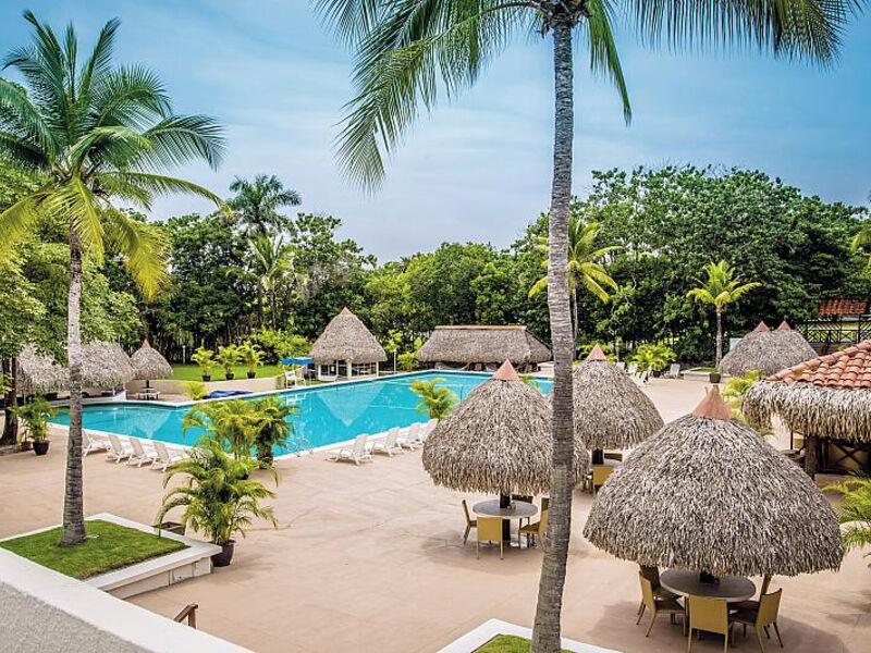 Blue Bay Coronado Golf & Beach Resort