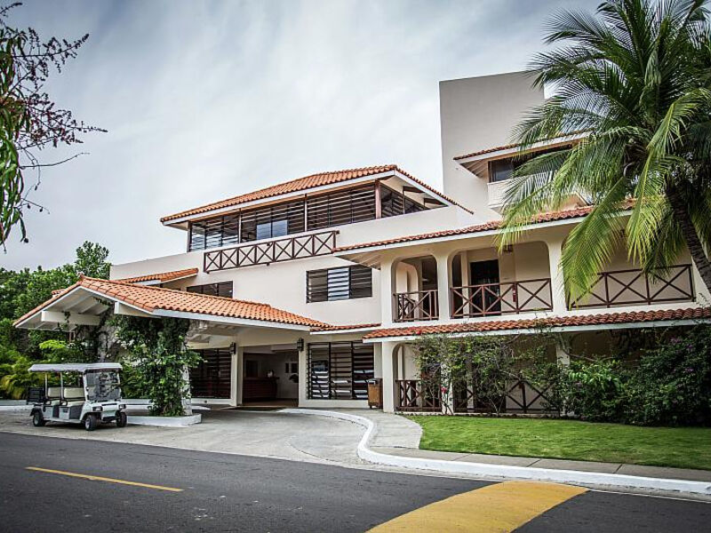 Blue Bay Coronado Golf & Beach Resort